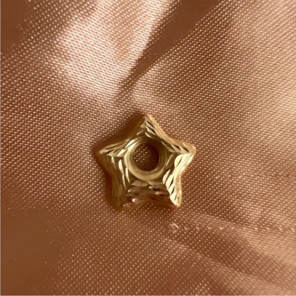 SOLID 14KT GOLD Textured Star Charm - Picture 5 of 14
